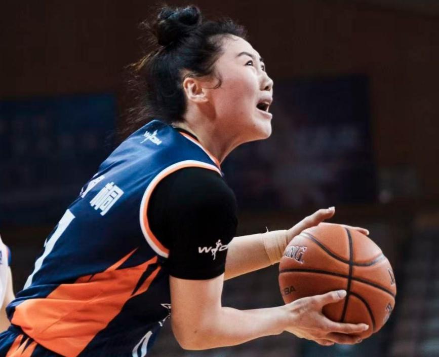 虎扑足球-轰37分6助攻！中国女篮31岁王牌后卫满血复活：宫鲁鸣该带上她？
